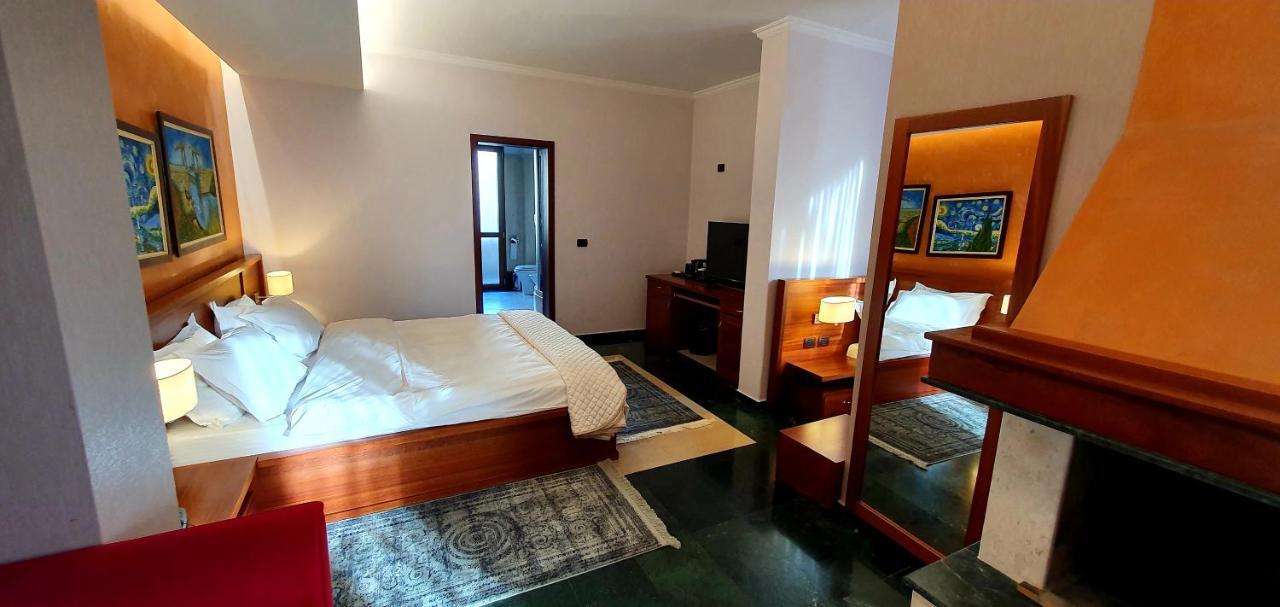 Nov Hotel Tirana Extérieur photo